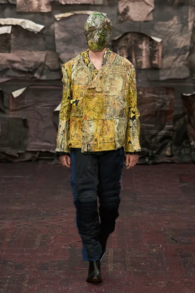 Look 12